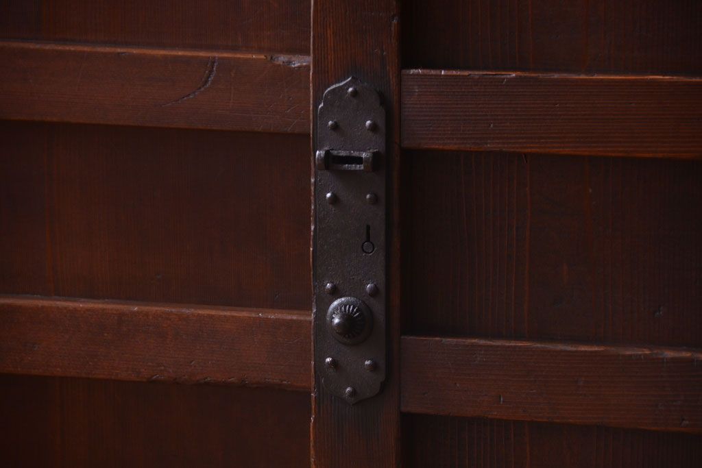 アンティーク家具　古民具・骨董　明治〜大正　横桟引き戸のアンティーク重ね水屋箪笥