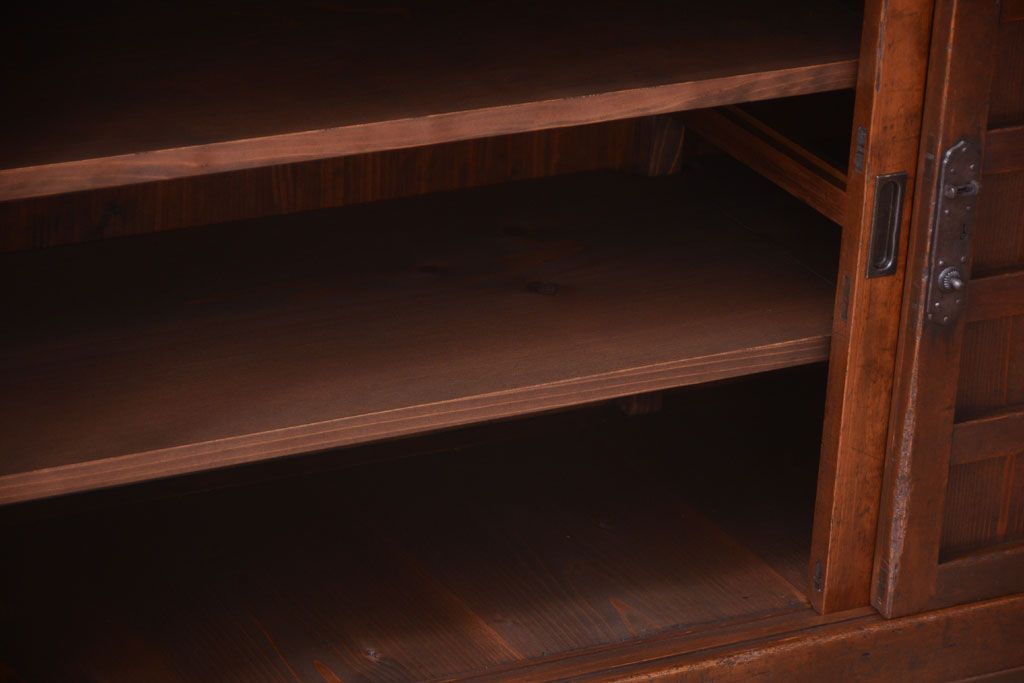 アンティーク家具　古民具・骨董　明治〜大正　横桟引き戸のアンティーク重ね水屋箪笥