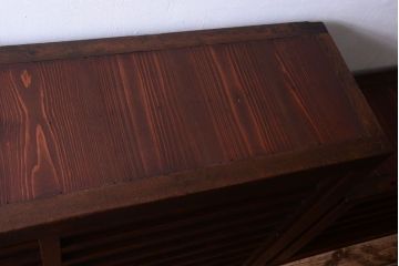 アンティーク家具　古民具・骨董　明治〜大正　横桟引き戸のアンティーク重ね水屋箪笥