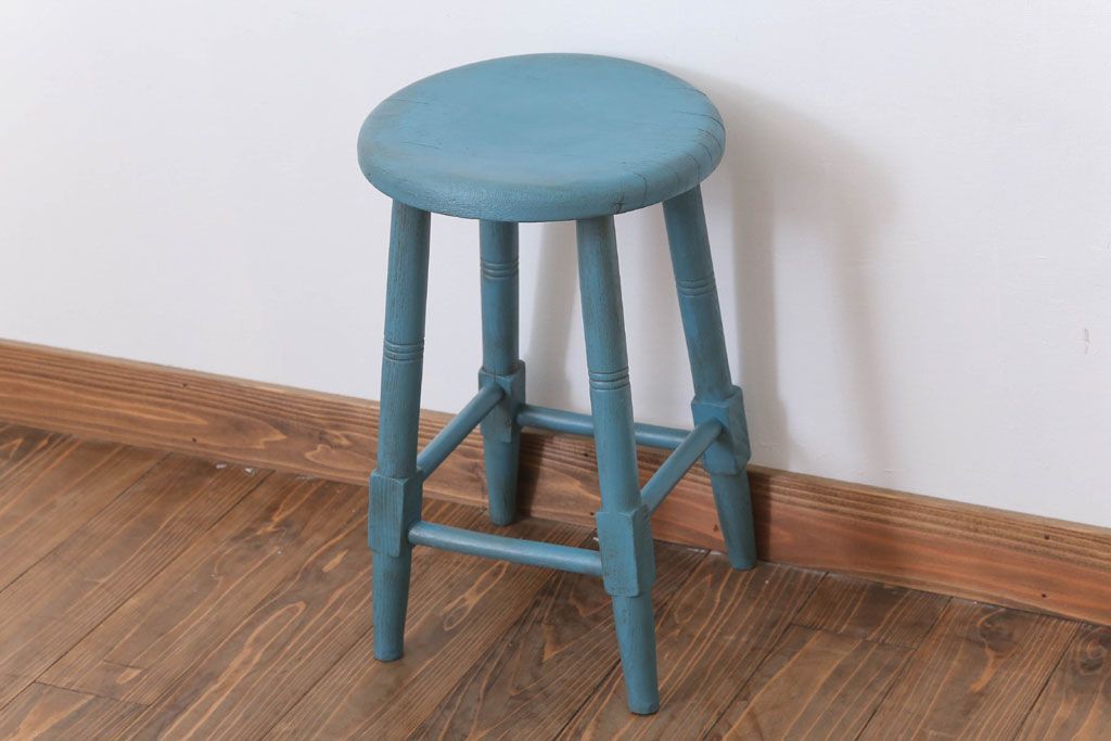 アンティーク家具　アンティークペイント　濃い水色の丸スツール