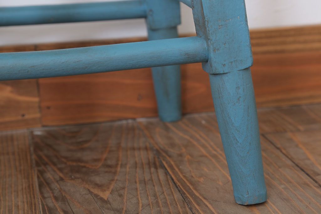 アンティーク家具　アンティークペイント　濃い水色の丸スツール