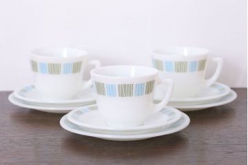 イギリスビンテージ　JAJ　パイレックス　Matchmaker(マッチメーカー)シリーズ　ミルクガラスのカップ&ソーサー&プレート(トリオ)3客セット(洋食器)(2)
