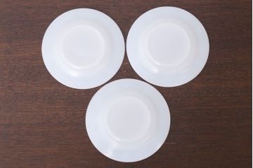 イギリスビンテージ　JAJ　パイレックス　Matchmaker(マッチメーカー)シリーズ　ミルクガラスのカップ&ソーサー&プレート(トリオ)3客セット(洋食器)(2)