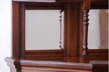 アンティーク家具　マホガニー材　イギリスアンティークの面取りガラス入り高級ミラーキャビネット
