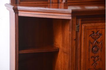 アンティーク家具　マホガニー材　イギリスアンティークの面取りガラス入り高級ミラーキャビネット