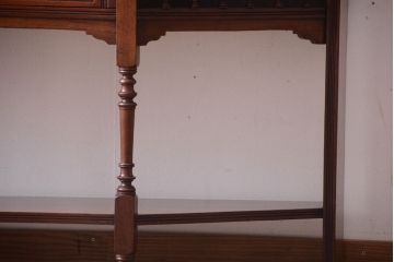 アンティーク家具　マホガニー材　イギリスアンティークの面取りガラス入り高級ミラーキャビネット
