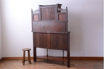 アンティーク家具　マホガニー材　イギリスアンティークの面取りガラス入り高級ミラーキャビネット