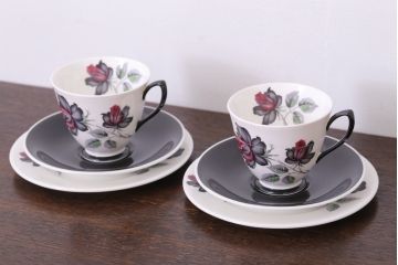 アンティーク雑貨　イギリス　Royal Albert(ロイヤルアルバート) MASQUERADE(マスカレード)シリーズ　カップ&ソーサー2客セット(洋食器)
