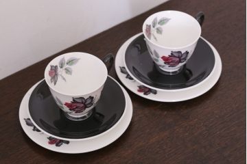 アンティーク雑貨　イギリス　Royal Albert(ロイヤルアルバート) MASQUERADE(マスカレード)シリーズ　カップ&ソーサー2客セット(洋食器)