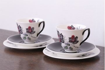 アンティーク雑貨　イギリス　Royal Albert(ロイヤルアルバート) MASQUERADE(マスカレード)シリーズ　カップ&ソーサー2客セット(洋食器)