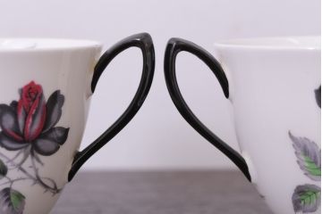 アンティーク雑貨　イギリス　Royal Albert(ロイヤルアルバート) MASQUERADE(マスカレード)シリーズ　カップ&ソーサー2客セット(洋食器)