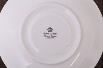 アンティーク雑貨　イギリス　Royal Albert(ロイヤルアルバート) MASQUERADE(マスカレード)シリーズ　カップ&ソーサー2客セット(洋食器)