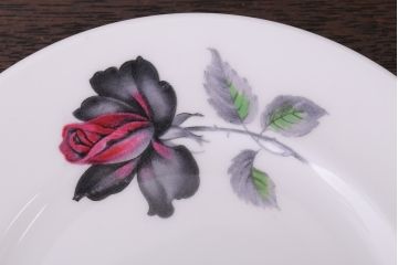 アンティーク雑貨　イギリス　Royal Albert(ロイヤルアルバート) MASQUERADE(マスカレード)シリーズ　カップ&ソーサー2客セット(洋食器)