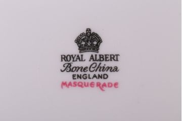 アンティーク雑貨　イギリス　Royal Albert(ロイヤルアルバート) MASQUERADE(マスカレード)シリーズ　カップ&ソーサー2客セット(洋食器)