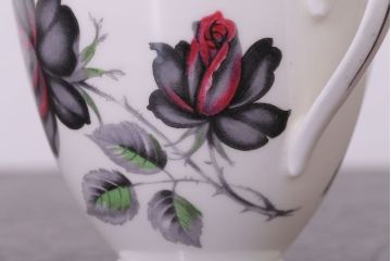 アンティーク雑貨　イギリス　Royal Albert(ロイヤルアルバート) MASQUERADE(マスカレード)シリーズ　トリオ2客セット(3)(洋食器)