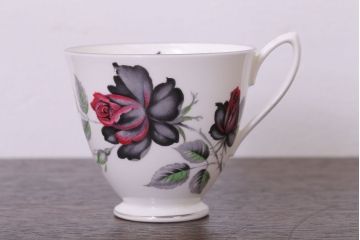 アンティーク雑貨　イギリス　Royal Albert(ロイヤルアルバート) MASQUERADE(マスカレード)シリーズ　トリオ2客セット(3)(洋食器)