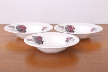 アンティーク雑貨　イギリス　Royal Albert(ロイヤルアルバート) MASQUERADE(マスカレード)シリーズ　スープボウル3枚セット(洋食器)(2)