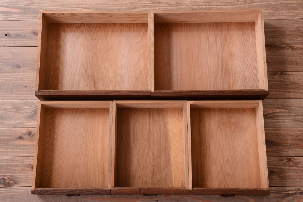 アンティーク家具　三方栓材製　和製アンティークの引き出し・作業台付き戸棚