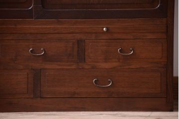 アンティーク家具　三方栓材製　和製アンティークの引き出し・作業台付き戸棚