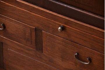 アンティーク家具　三方栓材製　和製アンティークの引き出し・作業台付き戸棚