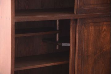 アンティーク家具　三方栓材製　和製アンティークの引き出し・作業台付き戸棚