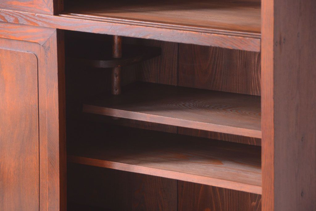 アンティーク家具　三方栓材製　和製アンティークの引き出し・作業台付き戸棚