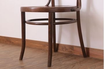 アンティーク雑貨　MUNDUS and J&J Kohn(ムンダス&ヤコブ・ヨゼフコーン)　海外アンティークの上品なベントウッドアームチェア(1)