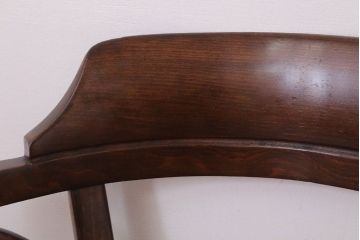 アンティーク雑貨　MUNDUS and J&J Kohn(ムンダス&ヤコブ・ヨゼフコーン)　海外アンティークの上品なベントウッドアームチェア(1)