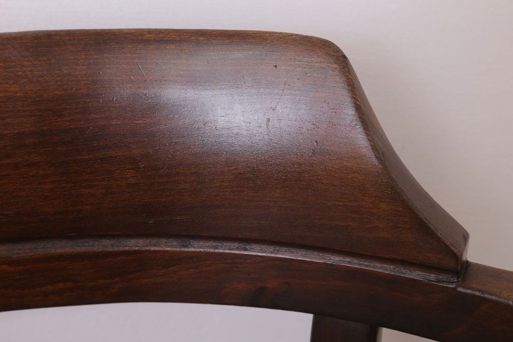 アンティーク雑貨　MUNDUS and J&J Kohn(ムンダス&ヤコブ・ヨゼフコーン)　海外アンティークの上品なベントウッドアームチェア(1)