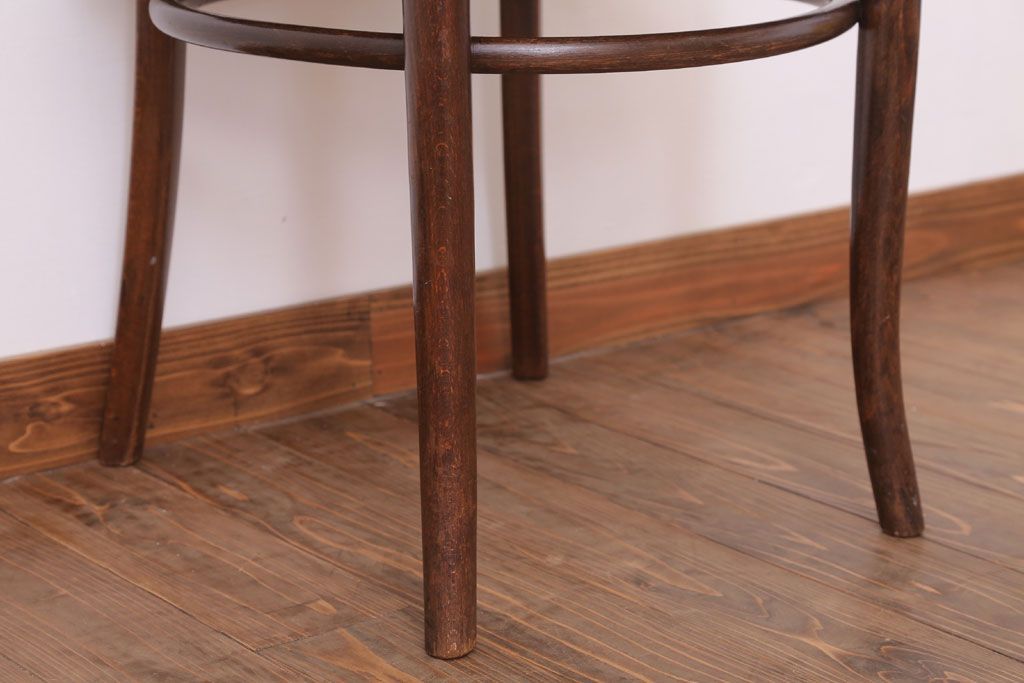 アンティーク雑貨　MUNDUS and J&J Kohn(ムンダス&ヤコブ・ヨゼフコーン)　海外アンティークの上品なベントウッドアームチェア(1)