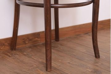 アンティーク雑貨　MUNDUS and J&J Kohn(ムンダス&ヤコブ・ヨゼフコーン)　海外アンティークの上品なベントウッドアームチェア(1)