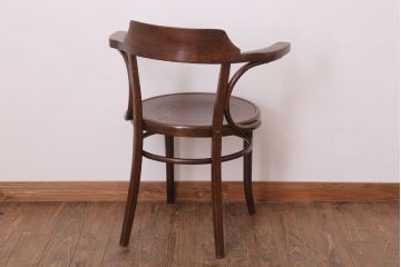 アンティーク雑貨　MUNDUS and J&J Kohn(ムンダス&ヤコブ・ヨゼフコーン)　海外アンティークの上品なベントウッドアームチェア(1)