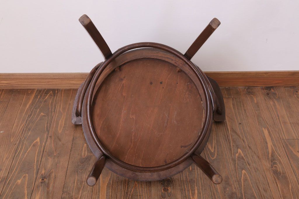 アンティーク雑貨　MUNDUS and J&J Kohn(ムンダス&ヤコブ・ヨゼフコーン)　海外アンティークの上品なベントウッドアームチェア(1)