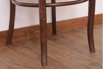 アンティーク雑貨　MUNDUS and J&J Kohn(ムンダス&ヤコブ・ヨゼフコーン)　海外アンティークの上品なベントウッドアームチェア(2)