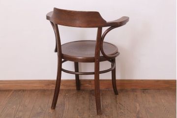 アンティーク雑貨　MUNDUS and J&J Kohn(ムンダス&ヤコブ・ヨゼフコーン)　海外アンティークの上品なベントウッドアームチェア(2)