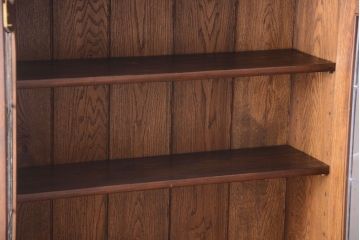 アンティーク家具　ステンドグラス　オーク材のイギリスアンティーク薄型ブックケース(本箱・収納棚)