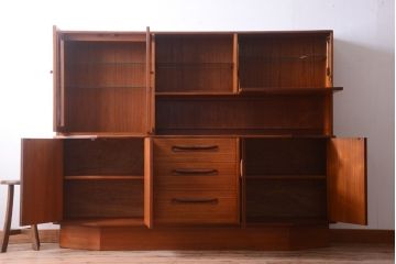 ヴィンテージ家具　G-PLAN  北欧ビンテージ　チーク材のサイドキャビネット(サイドボード・収納棚)