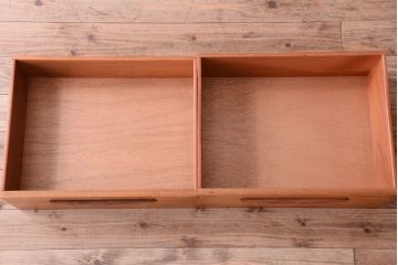 ヴィンテージ家具　G-PLAN  北欧ビンテージ　チーク材のサイドキャビネット(サイドボード・収納棚)