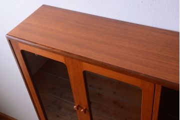 ヴィンテージ家具　G-PLAN  北欧ビンテージ　チーク材のサイドキャビネット(サイドボード・収納棚)