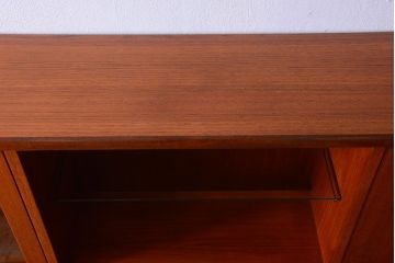 ヴィンテージ家具　G-PLAN  北欧ビンテージ　チーク材のサイドキャビネット(サイドボード・収納棚)