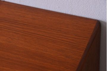 ヴィンテージ家具　G-PLAN  北欧ビンテージ　チーク材のサイドキャビネット(サイドボード・収納棚)