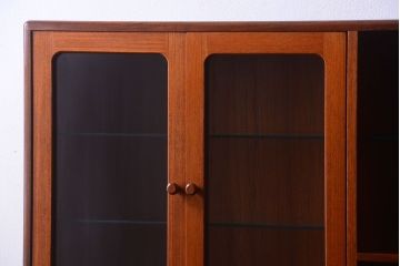 ヴィンテージ家具　G-PLAN  北欧ビンテージ　チーク材のサイドキャビネット(サイドボード・収納棚)