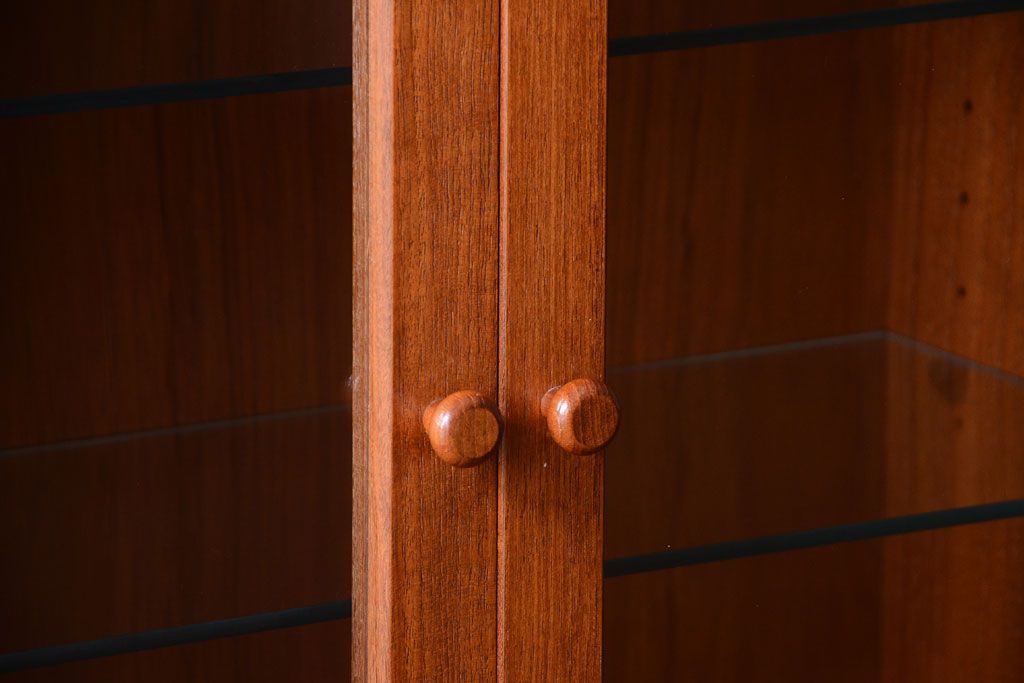 ヴィンテージ家具　G-PLAN  北欧ビンテージ　チーク材のサイドキャビネット(サイドボード・収納棚)