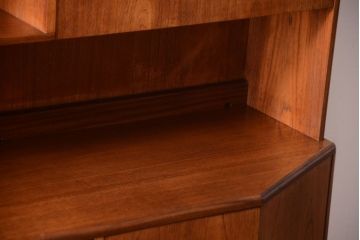 ヴィンテージ家具　G-PLAN  北欧ビンテージ　チーク材のサイドキャビネット(サイドボード・収納棚)