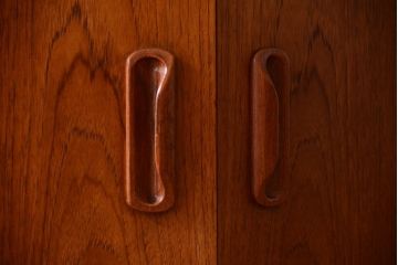 ヴィンテージ家具　G-PLAN  北欧ビンテージ　チーク材のサイドキャビネット(サイドボード・収納棚)