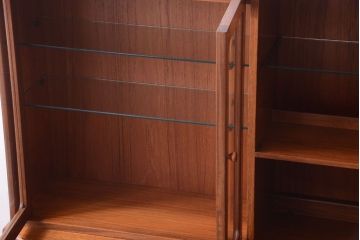 ヴィンテージ家具　G-PLAN  北欧ビンテージ　チーク材のサイドキャビネット(サイドボード・収納棚)