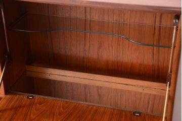 ヴィンテージ家具　G-PLAN  北欧ビンテージ　チーク材のサイドキャビネット(サイドボード・収納棚)