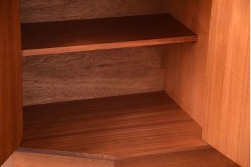 ヴィンテージ家具　G-PLAN  北欧ビンテージ　チーク材のサイドキャビネット(サイドボード・収納棚)