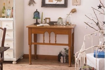 アンティーク家具　オーク材製!イギリスアンティークのお洒落なサイドテーブル