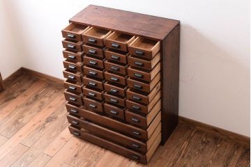 アンティーク家具　小ぶりな古い木のアンティーク薬箪笥
